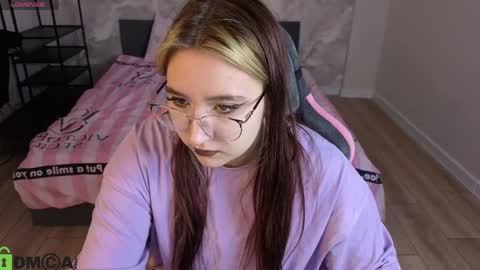 Snapshot of luna_host chatting on 15, 4, 2026 Luna Host online show from 15, 4, 2026
