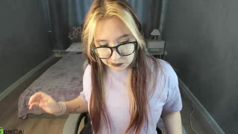 Snapshot of luna_host chatting on 14, 5, 2026 Luna Host online show from 14, 5, 2026