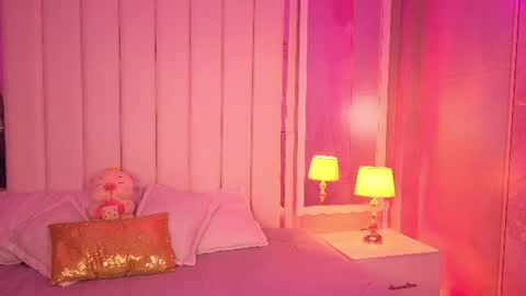 Snapshot of luna_hot_ass chatting on 22, 6, 2026 luna_hot_ass online show from 22, 6, 2026