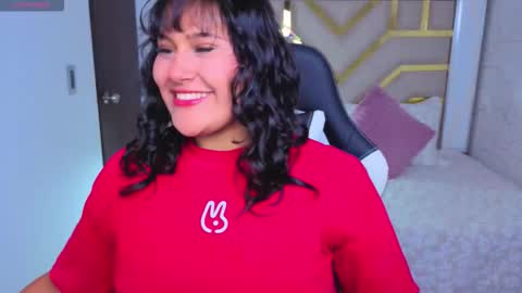 Luna  Jonez  online show from 18, 12, 2025