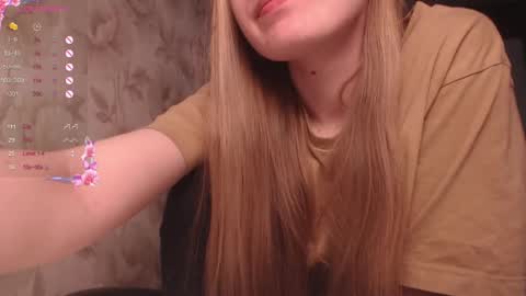 Snapshot of luna_loveisgood chatting on 10, 5, 2026 Luna online show from 10, 5, 2026