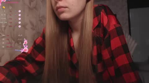 Snapshot of luna_loveisgood chatting on 11, 5, 2026 Luna online show from 11, 5, 2026