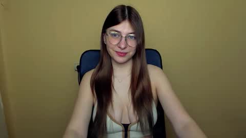 Snapshot of luna_lush_ chatting on 7, 3, 2026 Luna online show from 7, 3, 2026