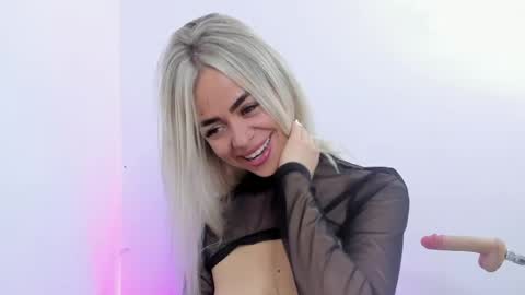 Snapshot of luna_marquez_ chatting on 25, 5, 2026 Luna Marquez online show from 25, 5, 2026