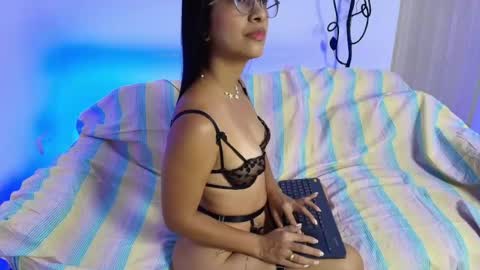 Snapshot of luna_monroee chatting on 19, 6, 2026 Lunaa online show from 19, 6, 2026