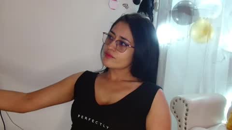 Snapshot of luna_noire1 chatting on 19, 10, 2025 Luna Noire online show from 19, 10, 2025