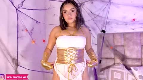 Snapshot of luna_ocampo chatting on 31, 10, 2025 online show from 31, 10, 2025