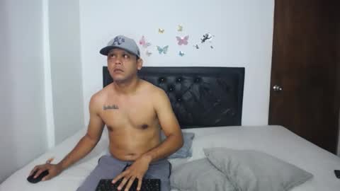 Snapshot of luna_pitufo chatting on 17, 12, 2025 Luna y pitufo online show from 17, 12, 2025