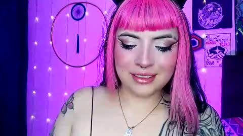 Snapshot of luna_ray420 chatting on 24, 1, 2025 MISS LUNA online show from 24, 1, 2025