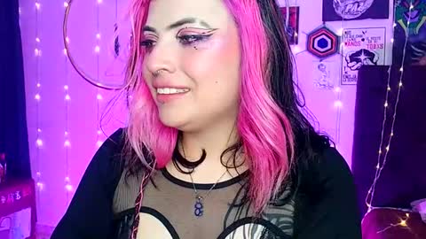 Snapshot of luna_ray420 chatting on 3, 2, 2025 MISS LUNA online show from 3, 2, 2025