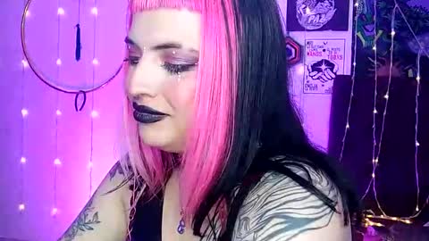 Snapshot of luna_ray420 chatting on 5, 2, 2025 MISS LUNA online show from 5, 2, 2025