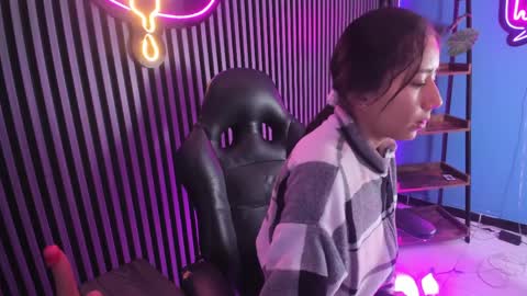 Snapshot of luna_roose1 chatting on 7, 4, 2026 Luna Rosse online show from 7, 4, 2026