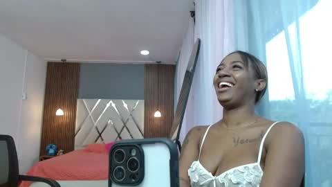 luna_rousse26 online show from 20, 5, 2026