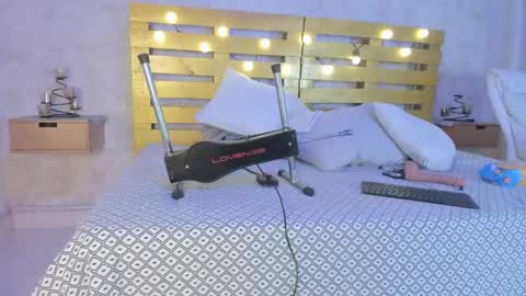 Snapshot of luna_shea chatting on 21, 12, 2025 Luna online show from 21, 12, 2025