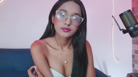 luna_valen online show from 15, 5, 2026