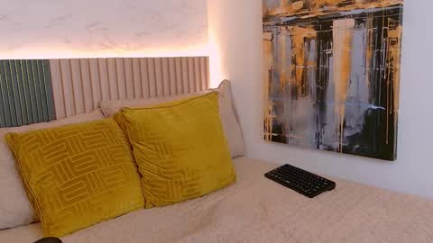 Snapshot of luna_valle chatting on 8, 11, 2025 luna_valle online show from 8, 11, 2025