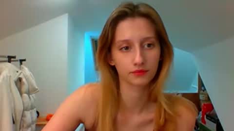 L U N A  online show from 18, 12, 2024