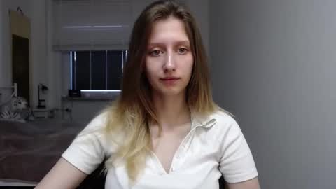 L U N A  online show from 15, 9, 2025