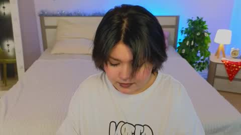 Snapshot of lunaa_blisss chatting on 14, 12, 2025 Alisa online show from 14, 12, 2025