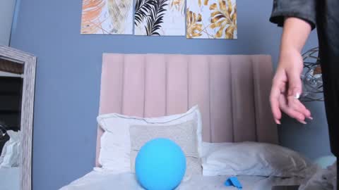 Luna  online show from 24, 12, 2024