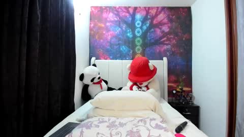 Snapshot of lunaa_mayerr chatting on 1, 10, 2025 lunaa mayer online show from 1, 10, 2025