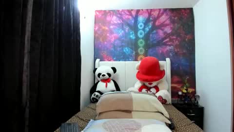 Snapshot of lunaa_mayerr chatting on 8, 11, 2025 lunaa mayer online show from 8, 11, 2025