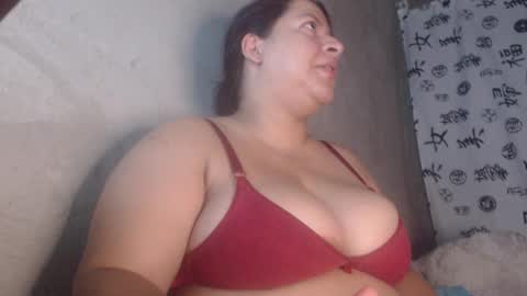 Snapshot of lunaa_milk chatting on 5, 11, 2025 luna online show from 5, 11, 2025