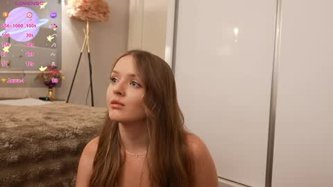 Snapshot of lunaaaura chatting on 4, 6, 2026 Sophia online show from 4, 6, 2026