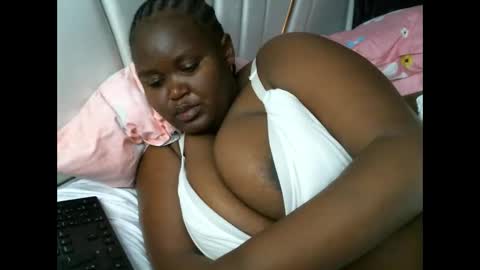 lunabloom01 online show from 9, 9, 2025