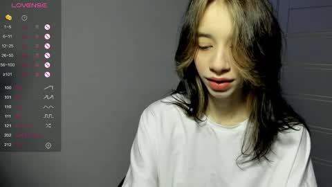 Snapshot of lunacelestiall chatting on 24, 4, 2026 Hello my name is Amanda online show from 24, 4, 2026