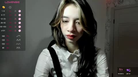 Snapshot of lunacelestiall chatting on 25, 4, 2026 Hello my name is Amanda online show from 25, 4, 2026