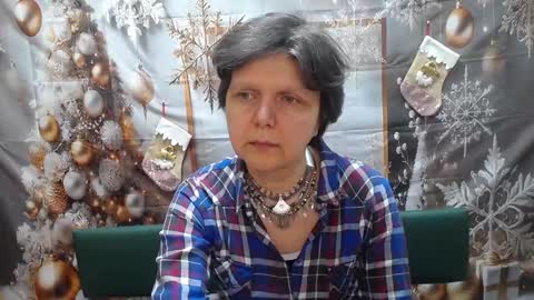 Snapshot of lunadobra chatting on 17, 12, 2025 LunaDobra online show from 17, 12, 2025