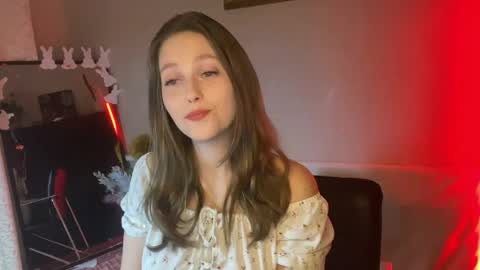 Snapshot of lunafeather chatting on 6, 4, 2026 lunafeather online show from 6, 4, 2026
