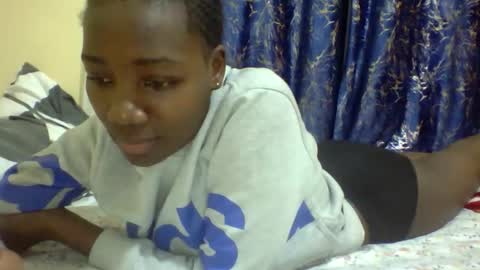 lunah_kitty online show from 16, 4, 2026