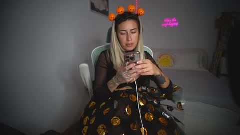 Laura online show from 31, 10, 2025