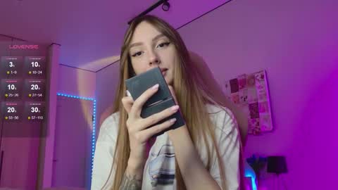 Snapshot of lunainnk chatting on 5, 10, 2025 Luna online show from 5, 10, 2025