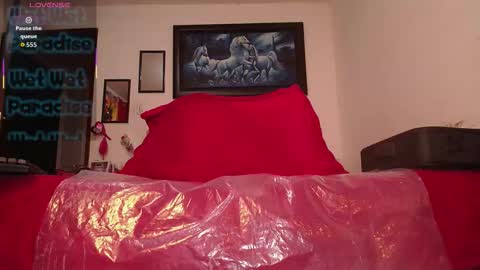 Snapshot of lunalatinacoo chatting on 26, 10, 2025 LUNA online show from 26, 10, 2025