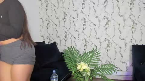 Snapshot of lunaliaa_ chatting on 12, 6, 2026 Lunalia online show from 12, 6, 2026