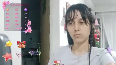 Snapshot of lunamoon_17 chatting on 4, 1, 2025 LUNA online show from 4, 1, 2025