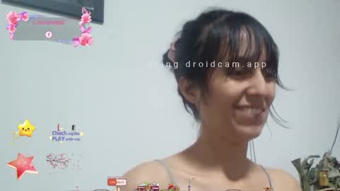 Snapshot of lunamoon_17 chatting on 27, 1, 2025 LUNA online show from 27, 1, 2025