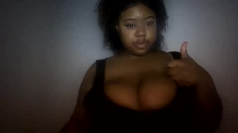 lunamoth00 online show from 7, 2, 2026