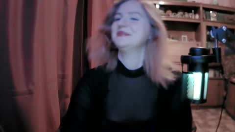 Snapshot of lunamystique_ chatting on 5, 2, 2026 lunamystique_ online show from 5, 2, 2026
