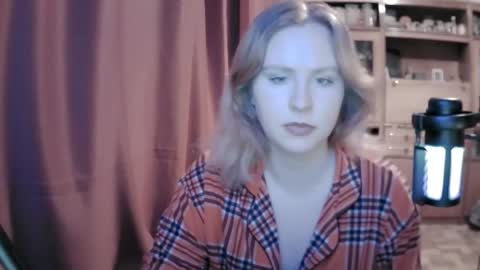 Snapshot of lunamystique_ chatting on 9, 2, 2026 lunamystique_ online show from 9, 2, 2026