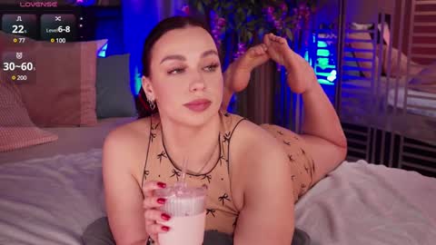 Luna  next streams Mon Fri Sat Sun 8pm-5am gmt0 online show from 13, 1, 2025