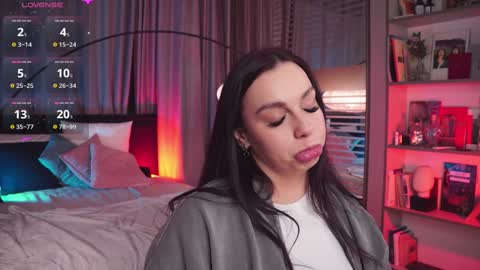 Luna  next streams Mon Fri Sat Sun 8pm-5am gmt0 online show from 25, 1, 2025