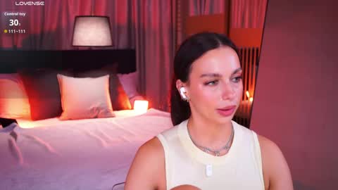 Snapshot of lunanight_ chatting on 17, 5, 2026 Luna next streams Mon Fri Sat Sun 8pm-5am gmt0 online show from 17, 5, 2026