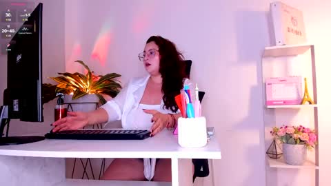 Luna online show from 9, 4, 2026