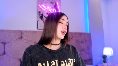 Snapshot of lunar_leen chatting on 28, 12, 2024 Luna  online show from 28, 12, 2024