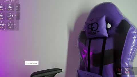 Snapshot of lunar_leen chatting on 12, 10, 2025 Luna  online show from 12, 10, 2025
