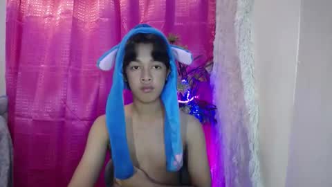 Snapshot of lunarmaxxx chatting on 25, 3, 2026 max online show from 25, 3, 2026